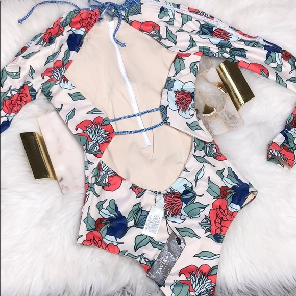 HP π₯TAVIK MOSS RASHGUARD SWIMSUIT in EMMA FLORAL - Picture 5 of 6